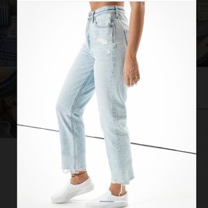 AE Highest Waist '90s Boyfriend Jean (Light Wash)